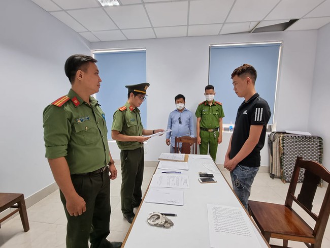Bắt giam 14 đối tượng tiếp tay cho người Trung Quốc nhập cảnh trái phép - Ảnh 1.
