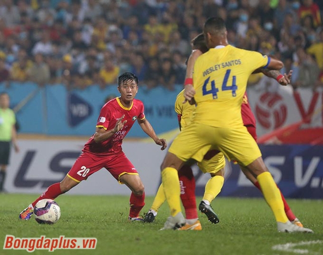 Kết quả Nam Định 1-0 SLNA: Chiến thắng ở phút cuối - Ảnh 1.