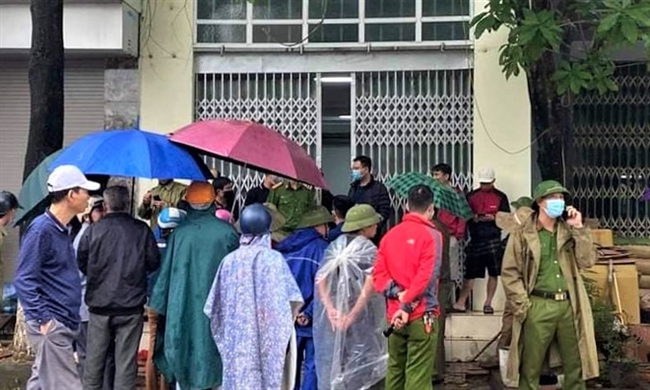 Phát hiện hai thi thể bốc mùi trong căn nhà khóa trái ở Lào Cai - Ảnh 1.