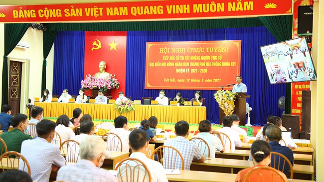 Đồng chí Nguyễn Văn Tùng, Chủ tịch UBND thành phố cùng các ứng cử viên đại biểu HĐND thành phố tiếp xúc cử tri tại huyện Cát Hải - Ảnh 2.