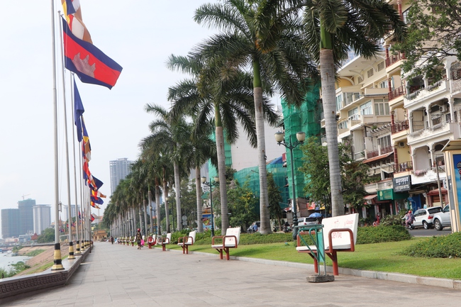 Covid-19 đẩy ngành du lịch Campuchia tiếp tục sụt giảm - Ảnh 1.