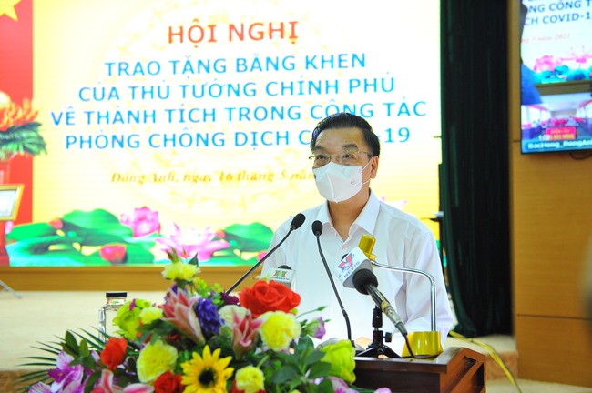 Hà Nội: Trao bằng khen của Thủ tướng cho tập thể, cá nhân xuất sắc trong phòng, chống dịch - Ảnh 3.