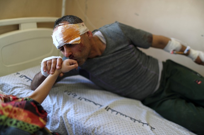 Cô bé Palestine 6 tuổi sống sót sau 7 tiếng nằm dưới đống đổ nát - Ảnh 3.