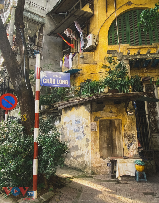 Hà Nội là một trong những thành phố nổi tiếng với những con phố cổ đẹp nhất thế giới. Hình ảnh đường phố cổ Hà Nội sẽ khiến bạn phải ngả mũ trước sự tinh tế và duyên dáng của thành phố này. Khám phá những con phố cổ khác nhau qua ảnh và thưởng thức giây phút thư giãn.