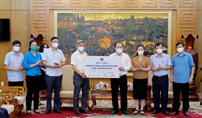 Bộ Y tế kêu gọi cả nước trợ giúp Bắc Ninh, Bắc Giang vượt khó chống dịch - Ảnh 2.