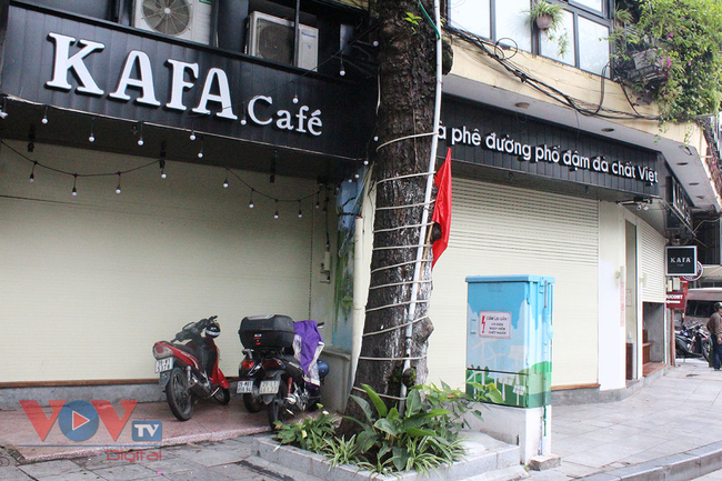 Nhà hàng, quán ăn uống tại Hà Nội đồng loạt đóng cửa, chuyển sang 'take away' - Ảnh 11.
