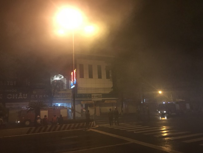 Kiên Giang: Cháy lớn tại ngân hàng VP Kiên Giang - Ảnh 1.