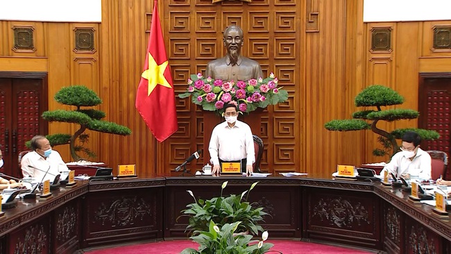 Thủ tướng Phạm Minh Chính gửi thư khen những 'chiến sĩ áo trắng' ở tuyến đầu chống dịch - Ảnh 1.