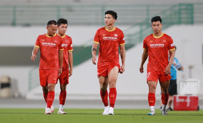 Văn Hậu có thể đá chính cho đội tuyển Việt Nam tại Vòng loại World Cup 2022 - Ảnh 1.