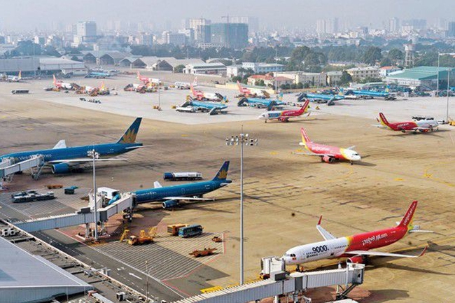 Hỏa tốc dừng các chuyến bay chở khách quốc tế tới Tân Sơn Nhất - Ảnh 1.