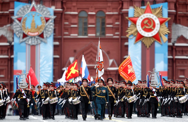 LB Nga diễu binh kỷ niệm lần thứ 76 Ngày Chiến thắng - Ảnh 4.