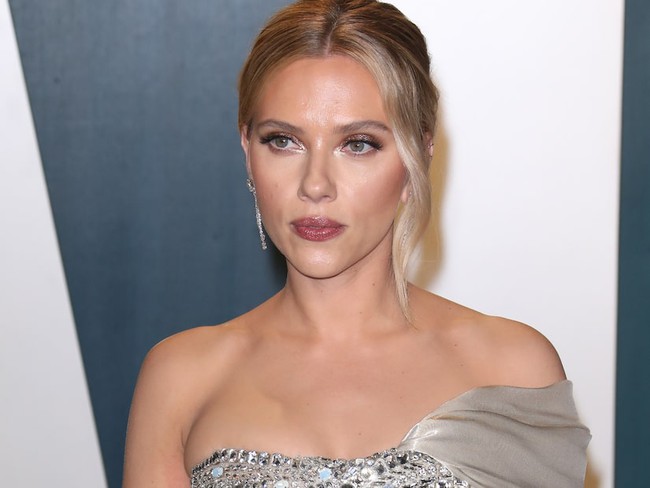 Scarlett Johansson tố cáo bị một tổ chức 'quấy rối' và đặt câu hỏi xúc phạm, kêu gọi Hollywood tẩy chay mạnh mẽ - Ảnh 1.