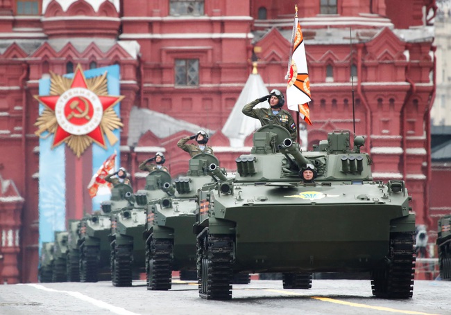 LB Nga diễu binh kỷ niệm lần thứ 76 Ngày chiến thắng - Ảnh 7.