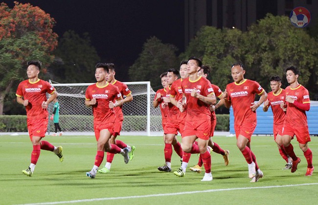 CĐV sẽ được vào sân cổ vũ tuyển Việt Nam ở UAE - Ảnh 1.
