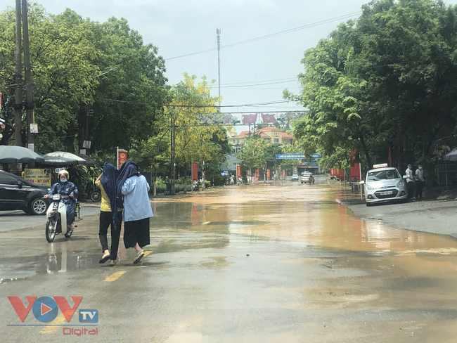 Phú Thọ: Cần làm rõ việc ngập nước trên đường tỉnh lộ 316 - Ảnh 7.
