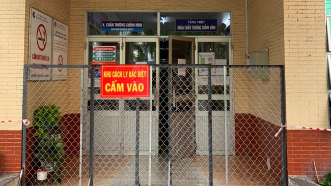 Việt Nam có thêm 2 ca tử vong do COVID-19 - Ảnh 1.