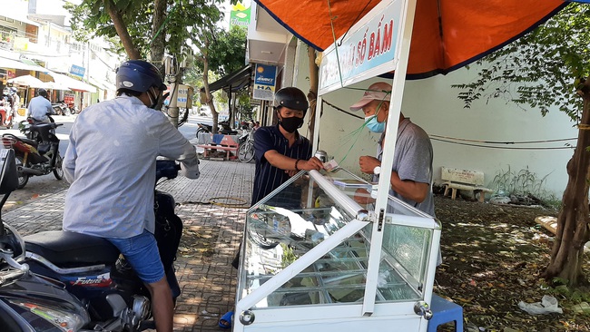 Tiền Giang: Chuyển tuyến trên 2 ca dương tính nặng giãn cách xã hội huyện Cái Bè - Ảnh 3.