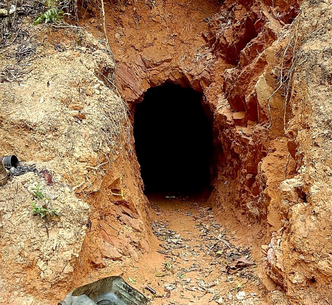 Thừa Thiên Huế: Phát hiện các hầm khai thác vàng trái phép giữa lõi rừng phòng hộ Nam Đông - Ảnh 4.