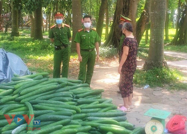 Công an phường Đại Kim: Tăng cường công tác kiểm tra để kiểm soát dịch Covid-19 - Ảnh 3.