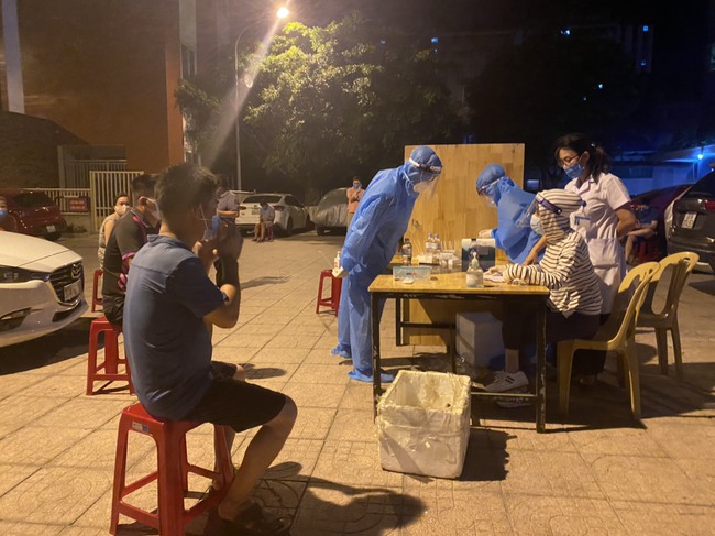 Toàn bộ 8 mẫu dương tính test nhanh ở Nghệ An cho kết quả âm tính với SARS-CoV-2 - Ảnh 1.