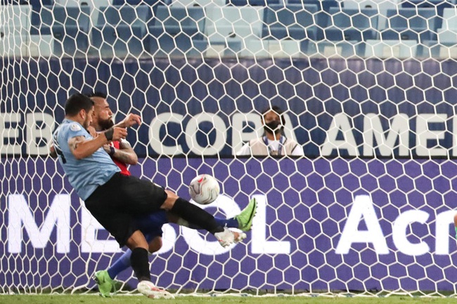 Kết quả Uruguay 1-1 Chile: Vidal đá phản lưới, Chile vẫn giành vé vào tứ kết - Ảnh 2.
