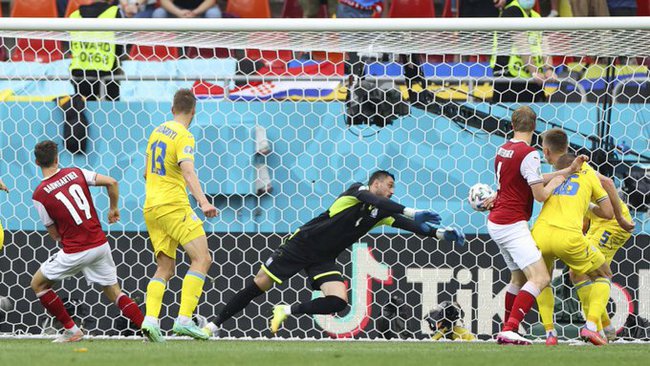 Kết quả Ukraine 0-1 Áo: Áo gặp Italia ở vòng 1/8 EURO 2020 - Ảnh 1.