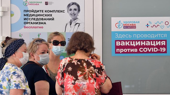 Moscow ghi nhận số người đăng ký tiêm vaccine kỷ lục trong 1 ngày  - Ảnh 1.