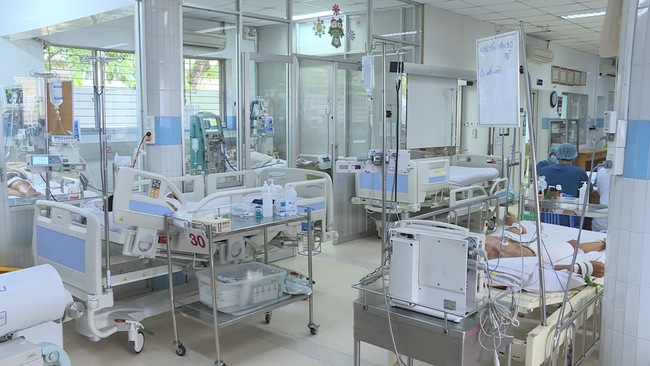 Việt Nam thêm 2 ca tử vong do COVID-19, có bệnh lý nền nặng - Ảnh 1.