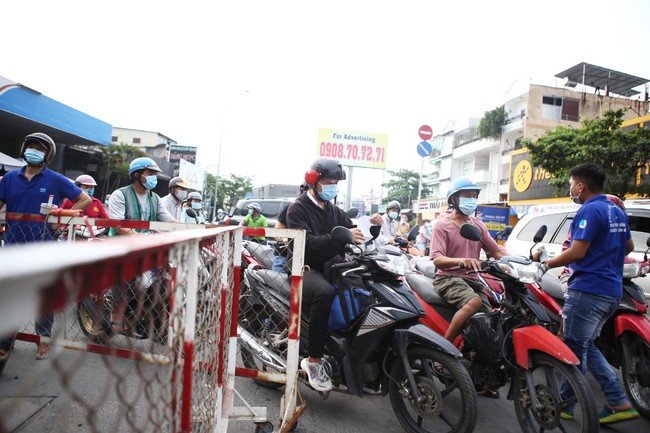 Phát hiện 3.500 người ra vào quận Gò Vấp có nguy cơ lây nhiễm cao qua khai báo y tế - Ảnh 1.