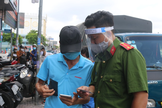 Phát hiện 3.500 người ra vào quận Gò Vấp có nguy cơ lây nhiễm cao qua khai báo y tế - Ảnh 2.