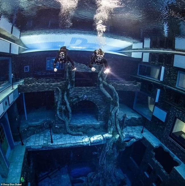 Ấn tượng bể bơi sâu nhất thế giới ở Dubai - Ảnh 8.