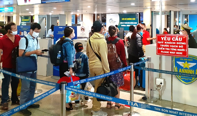 Hạn chế chuyến bay nội địa chở khách đến các tỉnh đang thực hiện giãn cách - Ảnh 1.