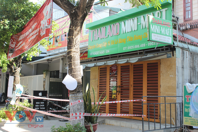 Một siêu thị Mini ở phường Nại Hiên Đông, quận Sơn Trà cũng tạm đóng cửa vì có F0 từng đến mua hàng.jfif
