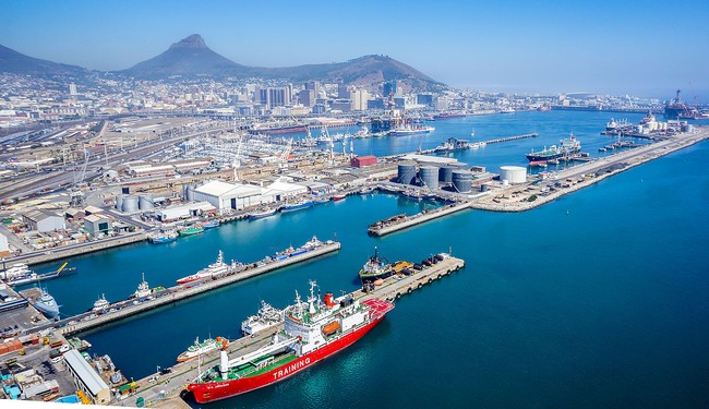 Tấn công mạng làm tê liệt hệ thống cảng container lớn ở Nam Phi - Ảnh 1.