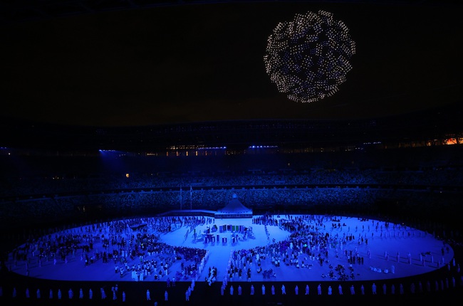Màn trình diễn ánh sáng tuyệt vời trong lễ khai mạc Olympic Tokyo 2020 - Ảnh 2.