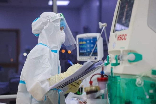 Thiết lập khẩn cấp 3 trung tâm hồi sức cứu bệnh nhân Covid-19 nặng tại TP Hồ Chí Minh - Ảnh 2.
