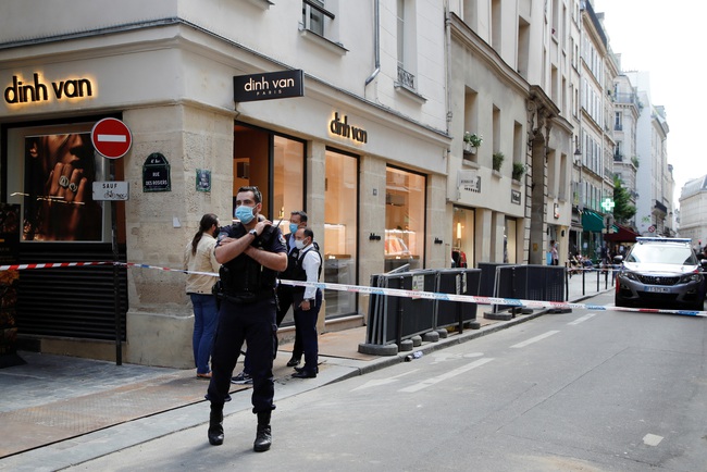 Pháp: Ba ngày hai vụ cướp trang sức hàng triệu euro ở trung tâm Paris - Ảnh 1.