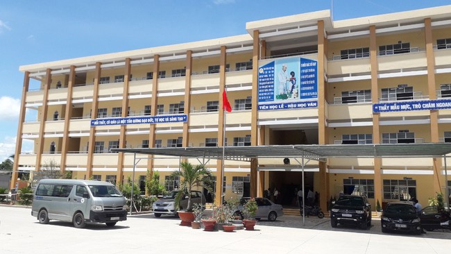 Tiền Giang: Cách ly khẩn cấp 262 F1 liên quan đến Trung tâm y tế huyện Cái Bè - Ảnh 1.