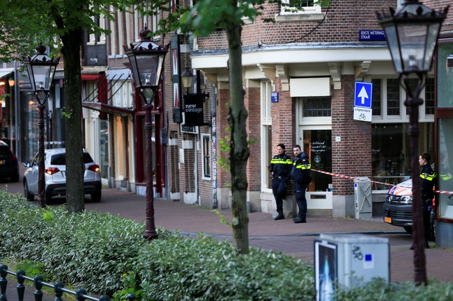 Nhà báo điều tra ở Hà Lan bị bắn trọng thương - Ảnh 1.
