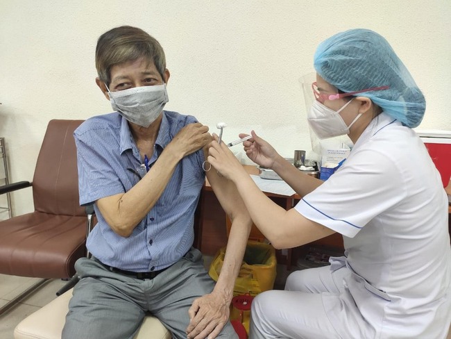 Những thay đổi đáng chú ý về tiêm vaccine ngừa Covid-19 tại TP.HCM - Ảnh 2.