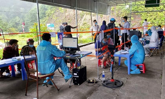 Bắc Ninh: Triệt phá đường dây làm giả phiếu xét nghiệm SARS-CoV-2 - Ảnh 1.