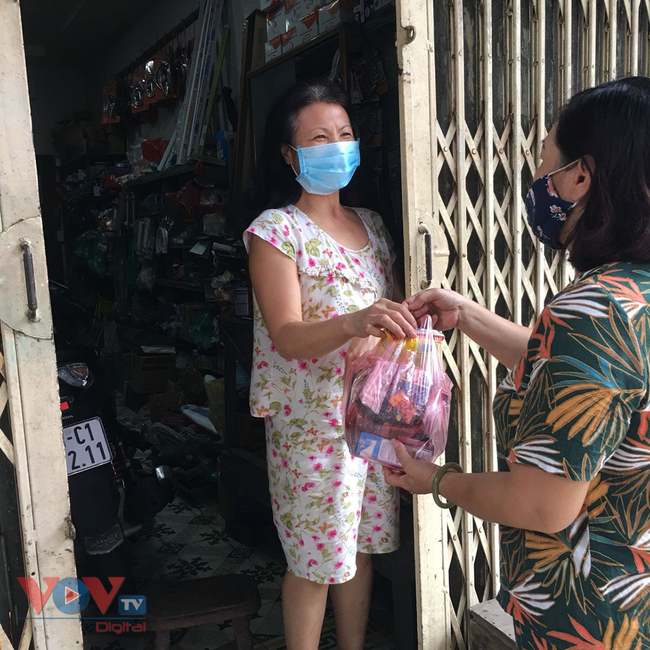 Hà Nội: Cựu chiến binh chung tay kêu gọi cứu trợ người dân khu phong toả - Ảnh 10.