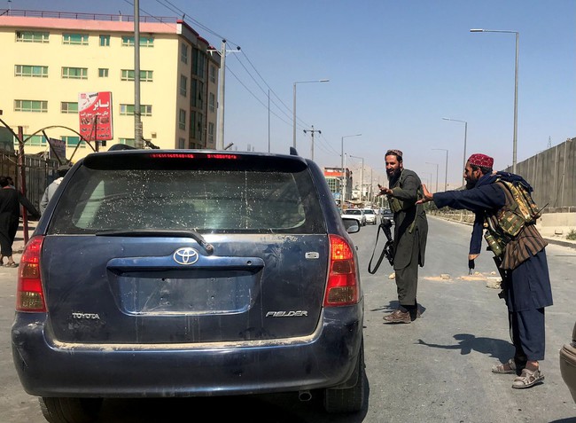 Châu Âu choáng váng vì cảnh loạn lạc tại Kabul - Ảnh 1.