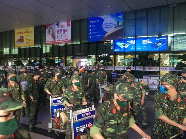 TP.HCM tiếp nhận 300 quân nhân Học viện Quân y vào chống dịch - Ảnh 2.