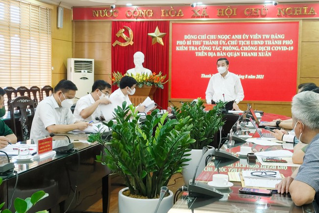 Chủ tịch Hà Nội chỉ đạo những việc cần làm ngay để hạ nhiệt điểm nóng Covid-19 nguy cơ nhất Thủ đô - Ảnh 1.