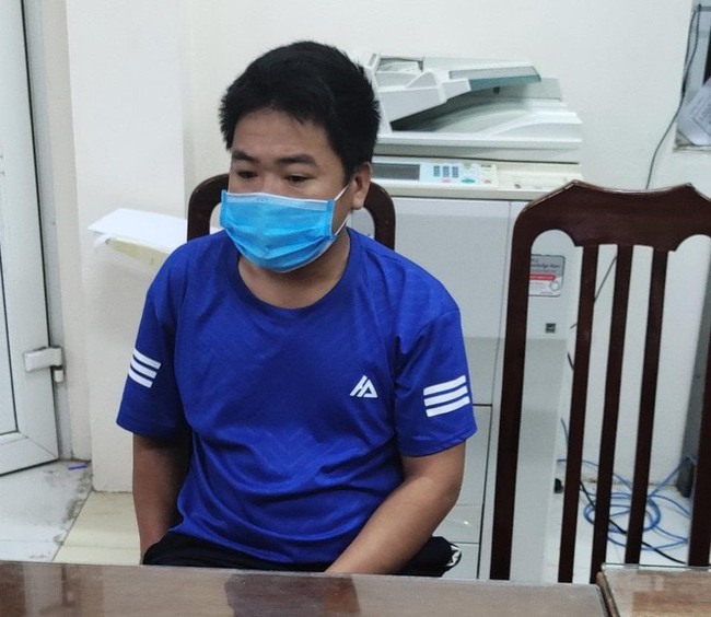 Hà Nội: Nam thanh niên dùng dao tấn công cán bộ Công an xã  - Ảnh 1.