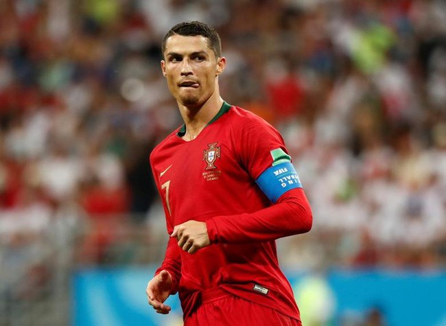 Ronaldo sẽ ra mắt M.U sau khi hoàn thành nghĩa vụ với ĐT Bồ Đào Nha - Ảnh 1.
