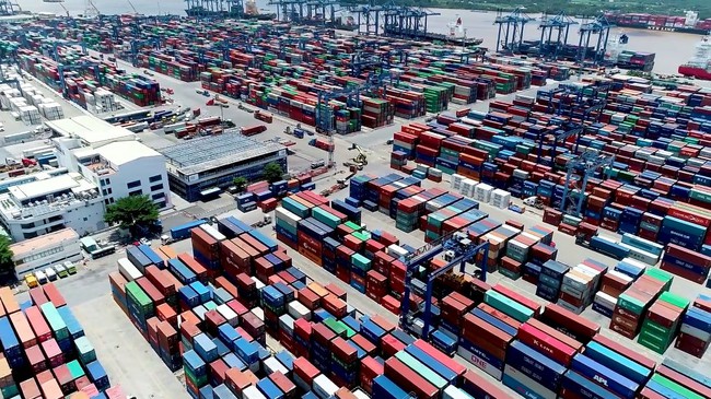 Hỏa tốc gửi kiến nghị Thủ tướng giải pháp tháo gỡ khó khăn ùn tắc hàng hóa tại cảng Cát Lái - Ảnh 1.