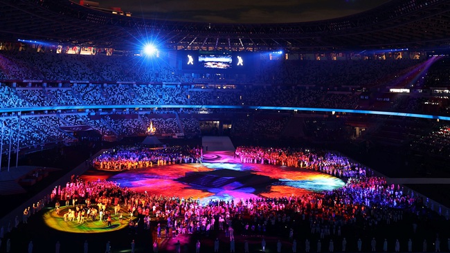 Những hình ảnh rực rỡ tại lễ bế mạc Olympic Tokyo 2020  - Ảnh 2.