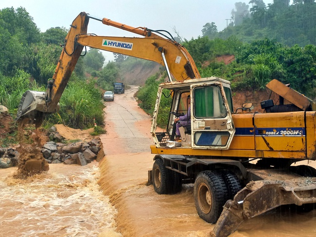 Quảng Nam: Mưa lớn gây cô lập nhiều xã vùng cao huyện Phước Sơn - Ảnh 6.